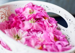 Stichting Wellness en Aromatherapie bloemenmand rozen