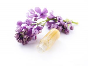 Stichting Wellness en Aromatherapie flesje met seringen
